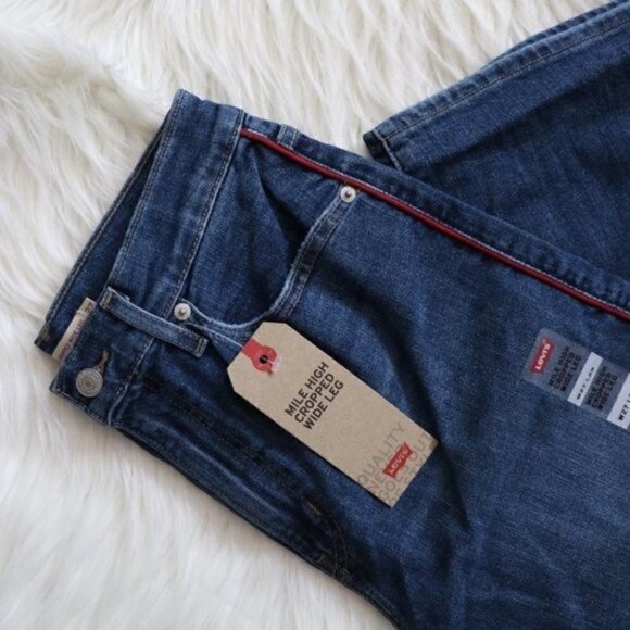 NWT Levi's Mile High Rise Wide Leg Cropped Jeans Size 27 Dark Wash Denim - Picture 3 of 9